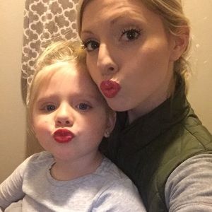 Meet your Posher, Abbey